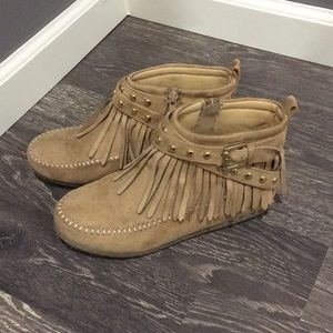 Soda fringe boots